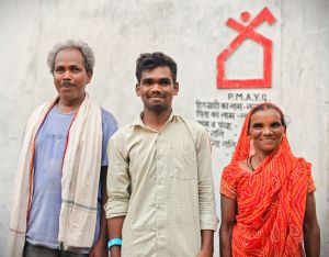  सपनों का आशियाना पाकर खुश है नंदलाल का परिवार