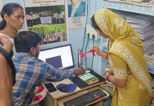  महिला एवं बाल विकास मंत्री ने रेवती रमण महाविद्यालय सूरजपुर में कीबो एक्स.एस. डिवाईस का किया उद्घाटन