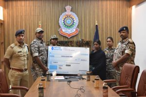  &lsquo;&lsquo;नियद नेल्ला नार&rsquo;&rsquo; योजना से प्रभावित होकर महिला नक्सली द्वारा  आत्मसमर्पण