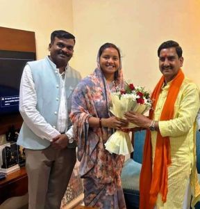 मंत्री श्रीमती राजवाड़े ने केन्द्रीय मंत्री और सांसदों से की सौजन्य मुलाकात मंत्री श्रीमती राजवाड़े ने केन्द्रीय मंत्री और सांसदों से की सौजन्य मुलाकात