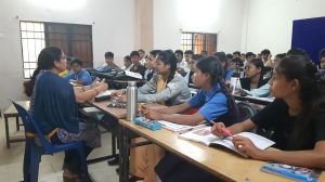 जीर्णोधार के बाद स्कूल को मिला लाईब्रेरी-इंडोर गेम के लिए हॉल जीर्णोधार के बाद स्कूल को मिला लाईब्रेरी-इंडोर गेम के लिए हॉल