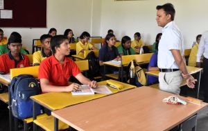 कलेक्टर ने किया जवाहर नवोदय विद्यालय दुधली के व्यवस्थाओं का अवलोकन कलेक्टर ने किया जवाहर नवोदय विद्यालय दुधली के व्यवस्थाओं का अवलोकन