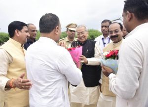  राज्यपाल विश्वभूषण हरिचंदन का  बिलासपुर हेलीपैड पर स्वागत