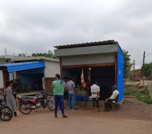 अवैध रूप से संचालित मांस मटन विक्रय दुकान को बंद कराया गया अवैध रूप से संचालित मांस मटन विक्रय दुकान को बंद कराया गया