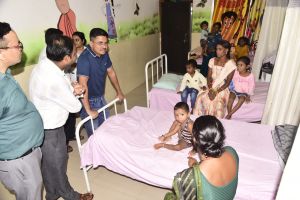 कलेक्टर ने रतनपुर के डायरिया प्रभावित इलाके का किया दौरा कलेक्टर ने रतनपुर के डायरिया प्रभावित इलाके का किया दौरा