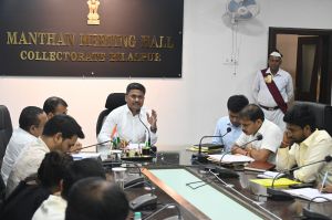 एक पेड़ मां के नाम अभियान की तैयारी की कलेक्टर ने की समीक्षा एक पेड़ मां के नाम अभियान की तैयारी की कलेक्टर ने की समीक्षा