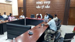 नगरीय निकायों की समीक्षा बैठक में स्वच्छता सर्वेक्षण पर जोर