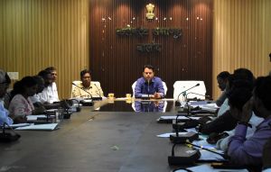 संवेदनशीलता एवं तत्परता के साथ करें राजस्व प्रकरणों का निराकरण: चन्द्रवाल संवेदनशीलता एवं तत्परता के साथ करें राजस्व प्रकरणों का निराकरण: चन्द्रवाल