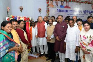 विधानसभा अध्यक्ष डॉ. रमन सिंह और उप मुख्यमंत्री अरुण साव ने 13.81 करोड़ रुपए के 96 विकास कार्यों का किया भूमिपूजन विधानसभा अध्यक्ष डॉ. रमन सिंह और उप मुख्यमंत्री अरुण साव ने 13.81 करोड़ रुपए के 96 विकास कार्यों का किया भूमिपूजन