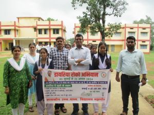 डायरिया और मलेरिया से बचाव के लिए स्कूली बच्चे दे रहे संदेश डायरिया और मलेरिया से बचाव के लिए स्कूली बच्चे दे रहे संदेश