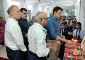 गुरू का स्थान समाज में सर्वोच्च एवं अत्यंत सम्मानीय: कलेक्टर श्री चन्द्रवाल गुरू का स्थान समाज में सर्वोच्च एवं अत्यंत सम्मानीय: कलेक्टर श्री चन्द्रवाल