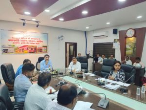 प्रधानमंत्री आवास योजना के अधूरे कार्याे पर कलेक्टर ने जताई गहरी नाराजगी प्रधानमंत्री आवास योजना के अधूरे कार्याे पर कलेक्टर ने जताई गहरी नाराजगी