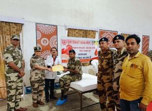 सी.आई.एस.एफ. के जवानों ने किया रक्तदान सी.आई.एस.एफ. के जवानों ने किया रक्तदान