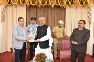 राज्यपाल विश्वभूषण हरिचंदन को दी गई भावभीनी विदाई राज्यपाल विश्वभूषण हरिचंदन को दी गई भावभीनी विदाई