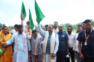 मुख्यमंत्री ने जल शक्ति अभियान के जागरूकता वाहन को हरी झंडी दिखाकर किया रवाना मुख्यमंत्री ने जल शक्ति अभियान के जागरूकता वाहन को हरी झंडी दिखाकर किया रवाना