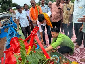 उन्नत कृषि यंत्र से गन्ना कृषकों को खेती में मिलेगा सहयोग - कलेक्टर 