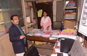 संभागायुक्त कावरे ने किया तीन शासकीय कार्यालयों का औचक निरीक्षण