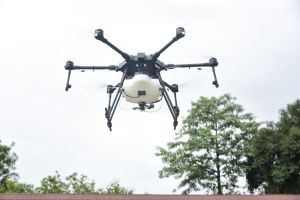 महिलाएं उड़ा रही ड्रोन, किसानों को खेती-किसानी में मिली मदद