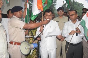  स्वतंत्रता सेनानियों के सम्मान और भारत के विकास तथा प्रगति की ली शपथ