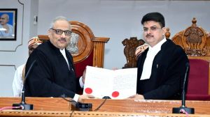 मुख्य न्यायाधीश श्री रमेश सिन्हा ने दो अतिरिक्त जजों को दिलाई शपथ मुख्य न्यायाधीश श्री रमेश सिन्हा ने दो अतिरिक्त जजों को दिलाई शपथ