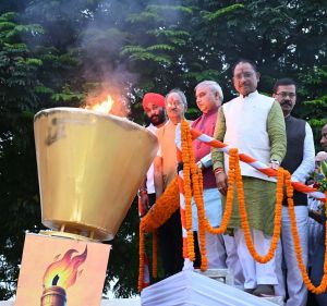 विभाजन विभीषिका स्मृति दिवस: मुख्यमंत्री ने तेलीबांधा तालाब परिसर में प्रदर्शनी का किया शुभारंभ विभाजन विभीषिका स्मृति दिवस: मुख्यमंत्री ने तेलीबांधा तालाब परिसर में प्रदर्शनी का किया शुभारंभ