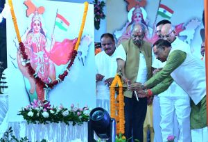 वीर सपूतों के बलिदान से मिली है आजादी- मुख्यमंत्री वीर सपूतों के बलिदान से मिली है आजादी- मुख्यमंत्री