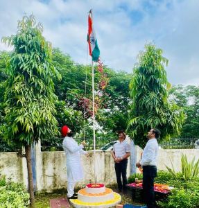 छत्तीसगढ़ राज्य खाद्य आयोग के अध्यक्ष गुरप्रीत सिंह बाबरा ने किया ध्वजारोहण