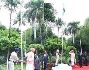  मुख्यमंत्री विष्णु देव साय ने स्वतंत्रता दिवस पर अपने निवास में किया ध्वजारोहण