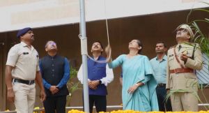  मंत्रालय में अपर मुख्य सचिव रेणु जी पिल्ले ने ध्वजारोहण किया