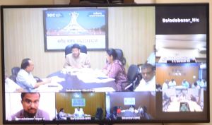 कमिश्नर  कावरे ने वीडियो काफ्रेंसिंग से ली संभाग के कलेक्टर की बैठक