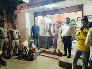  निजी दुकान से जब्त किया गया राशन में बंटने वाला 52 बोरी चावल