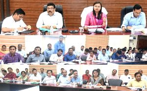 जनसमस्याओं के निराकरण और स्वच्छ सर्वेक्षण पर करें फोकस - कलेक्टर सुश्री चौधरी जनसमस्याओं के निराकरण और स्वच्छ सर्वेक्षण पर करें फोकस - कलेक्टर सुश्री चौधरी