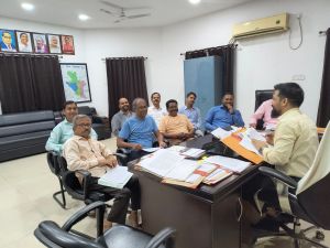 राजनीतिक दलों की हुई बैठक राजनीतिक दलों की हुई बैठक