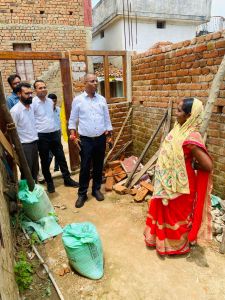 बालोद जिले के सुदूर वनांचल के ग्रामों में सीईओ जिला पंचायत ने किया औचक निरीक्षण बालोद जिले के सुदूर वनांचल के ग्रामों में सीईओ जिला पंचायत ने किया औचक निरीक्षण