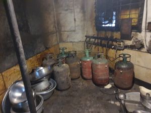 कलेक्टर डॉ. गौरव सिंह के निर्देश पर होटल व ढाबे में कार्रवाई कलेक्टर डॉ. गौरव सिंह के निर्देश पर होटल व ढाबे में कार्रवाई