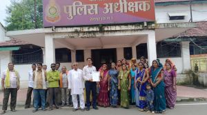  एजुकेशन हब नरदहा में शराब कोचियों का बोलबाला , ग्रामीणों ने खोला मोर्चा , सौंपा ज्ञापन 