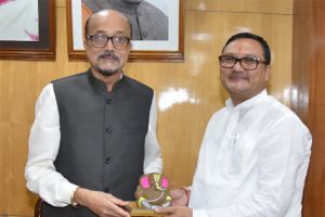 राज्यपाल श्री रमेन डेका से श्री जैन ने सौजन्य मुलाकात की