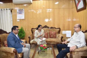 राज्यपाल श्री रमेन डेका से मौसम विज्ञान केंद्र प्रभारी डॉ. वाणी ने भेंट की राज्यपाल श्री रमेन डेका से मौसम विज्ञान केंद्र प्रभारी डॉ. वाणी ने भेंट की