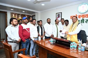 मुख्यमंत्री को नुआखाई शोभा यात्रा में शामिल होने का मिला न्योता मुख्यमंत्री को नुआखाई शोभा यात्रा में शामिल होने का मिला न्योता