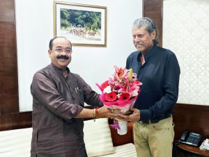 उप मुख्यमंत्री अरुण साव ने नई दिल्ली में पूर्व क्रिकेटर कपिल देव से की मुलाकात उप मुख्यमंत्री अरुण साव ने नई दिल्ली में पूर्व क्रिकेटर कपिल देव से की मुलाकात
