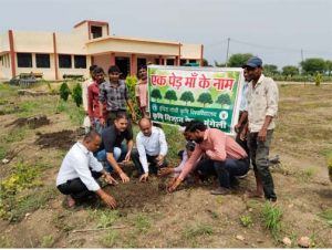 एक पेड़ मां के नाम अभियान के तहत सभी कृषि विज्ञान केन्द्रों में वृक्षारोपण एक पेड़ मां के नाम अभियान के तहत सभी कृषि विज्ञान केन्द्रों में वृक्षारोपण