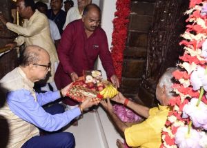 राज्यपाल रमेन डेका ने रतनपुर में आदिशक्ति माँ महामाया देवी का किया दर्शन