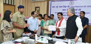  विधानसभा अध्यक्ष एवं उप मुख्यमंत्री ने राजनांदगांव जिले की लखपति दीदीयों को किया सम्मानित