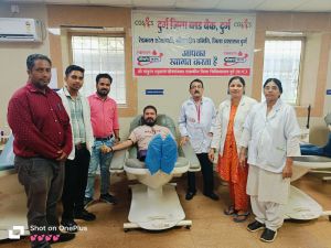 अविनाश और अनिल ने सिकलिन मरीज के लिए ब्लड दिया अविनाश और अनिल ने सिकलिन मरीज के लिए ब्लड दिया