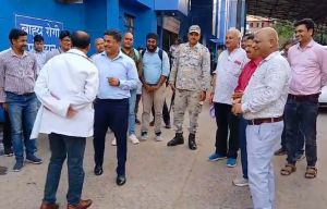 कलेक्टर ने सिम्स अस्पताल का किया आकस्मिक निरीक्षण कलेक्टर ने सिम्स अस्पताल का किया आकस्मिक निरीक्षण