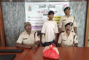 नशीले कैप्सूल की अवैध बिक्री करने वाला आरोपी गिरफ्तार नशीले कैप्सूल की अवैध बिक्री करने वाला आरोपी गिरफ्तार