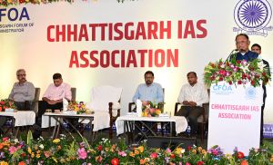 आईएएस अधिकारियों पर है शासन की योजनाओं को धरातल तक पहुंचाने की बड़ी जिम्मेदारी- मुख्यमंत्री आईएएस अधिकारियों पर है शासन की योजनाओं को धरातल तक पहुंचाने की बड़ी जिम्मेदारी- मुख्यमंत्री