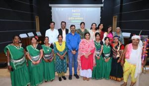 उल्लास सम्मेलन : छत्तीसगढ़ी परिधान में प्रतिभागी बने आकर्षण का केन्द्र उल्लास सम्मेलन : छत्तीसगढ़ी परिधान में प्रतिभागी बने आकर्षण का केन्द्र