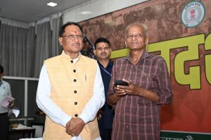 बुजुर्ग बिसेश्वर के कानों में फिर गूंजेगी राम धुन बुजुर्ग बिसेश्वर के कानों में फिर गूंजेगी राम धुन