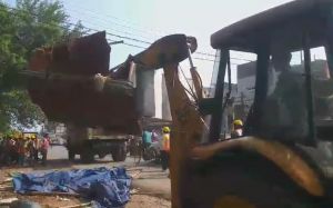 अवैध अतिक्रमण पर सुबह 6 बजे से नगर निगम भिलाई ने की बड़ी कार्यवाही अवैध अतिक्रमण पर सुबह 6 बजे से नगर निगम भिलाई ने की बड़ी कार्यवाही